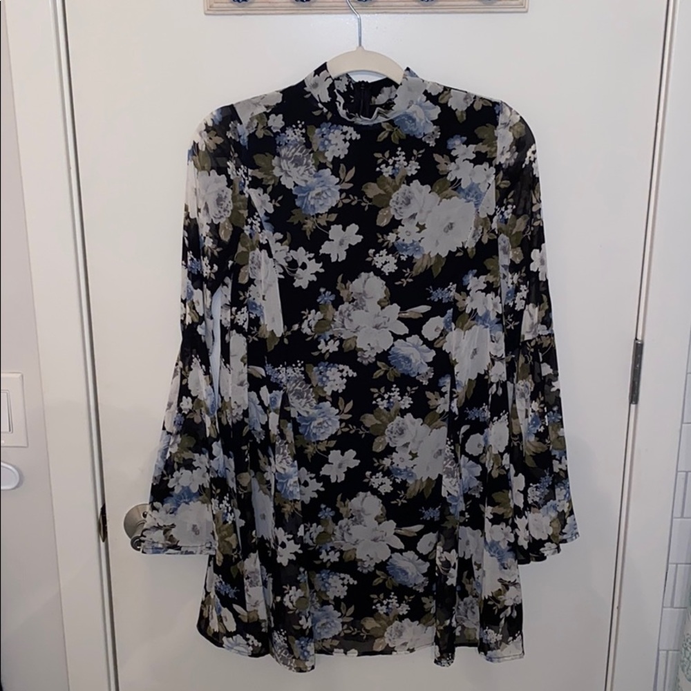 High neck bell sleeve shift dress